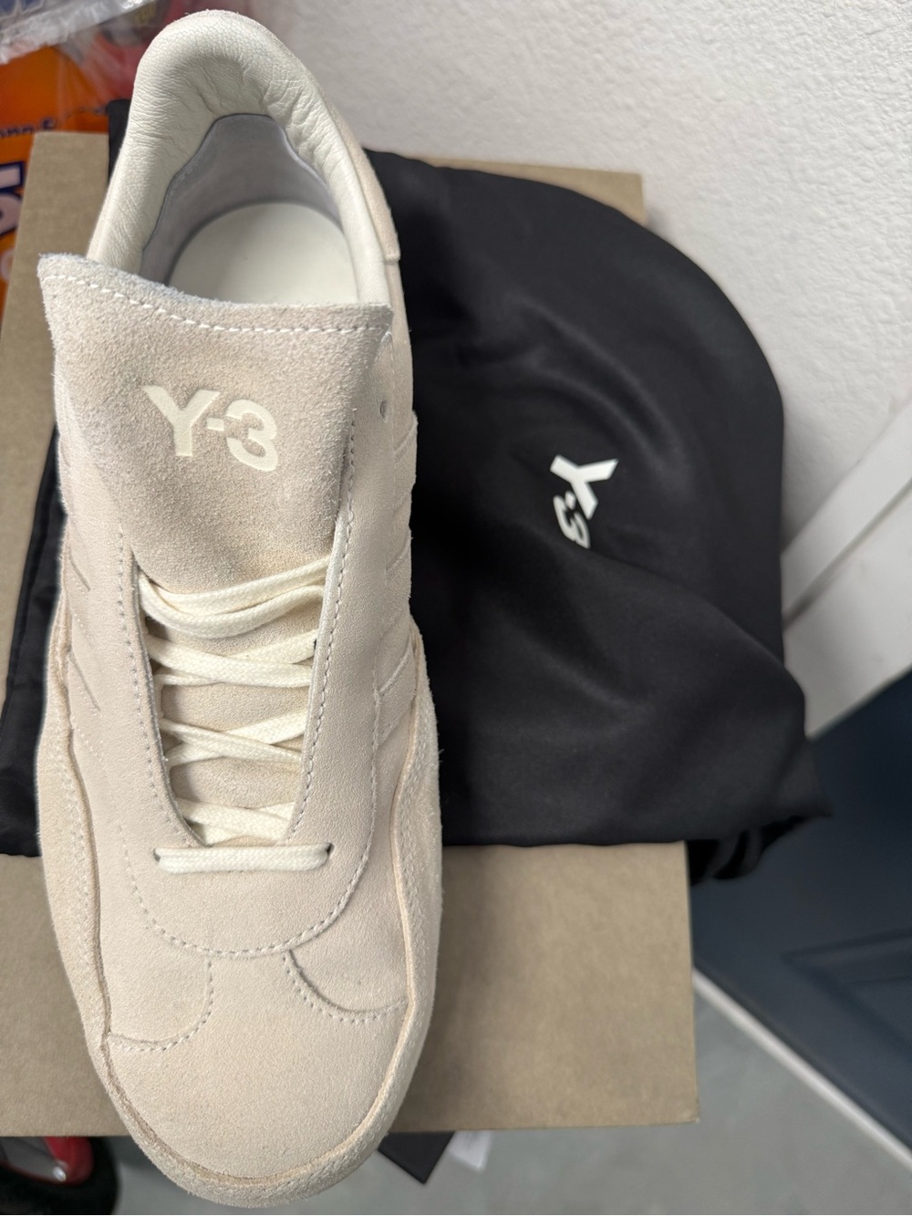Adidas Y3 Gazelle Collaboration Sold Out in Stores
Cream Suede Low-Top Sneaker - Picture 2 of 7